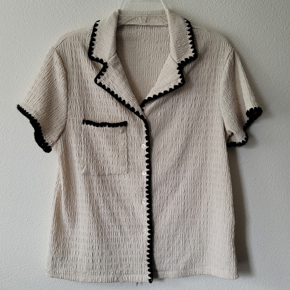Vintage Button Up Short Sleeve Shirt Black Cream White Yarn Knit Detail